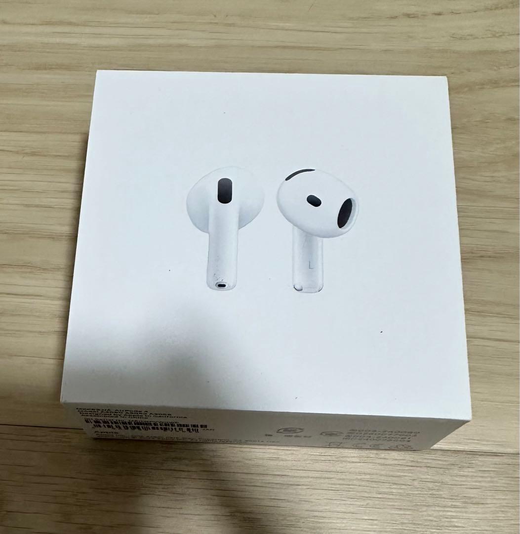 Apple AirPods 4 本体 充電ケース付き