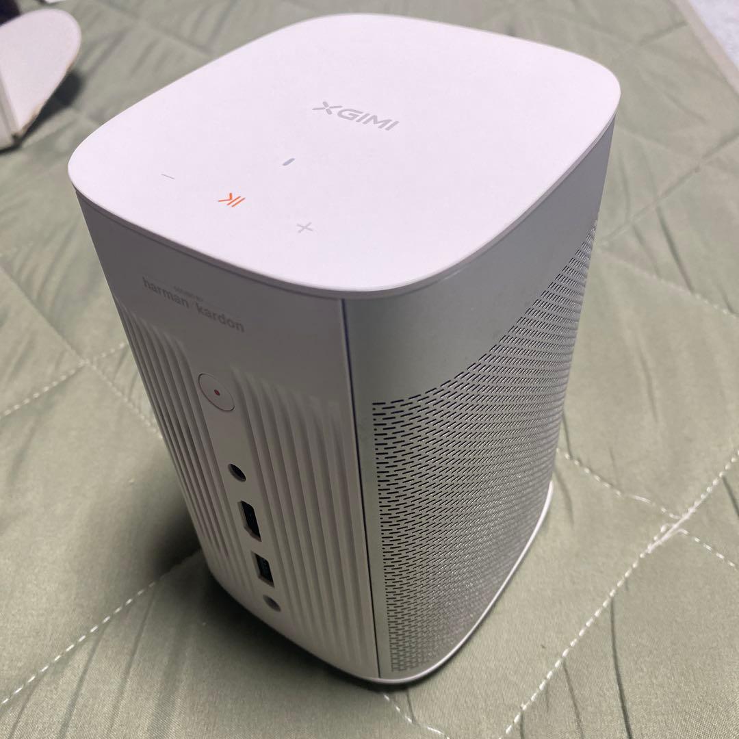 \"XGIMI MoGo Pro\" モバイルプロジェクター