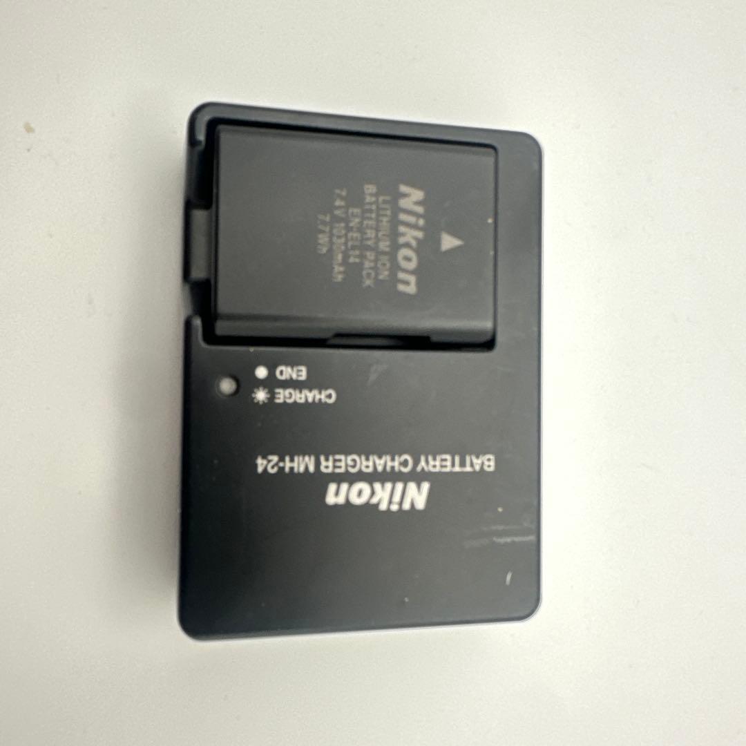 Nikon D3200 デジタル一眼レフカメラ レッド