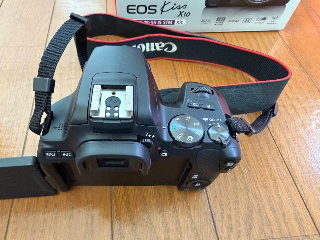 Canon EOS Kiss X10 本体 + レンズ 18-55mm