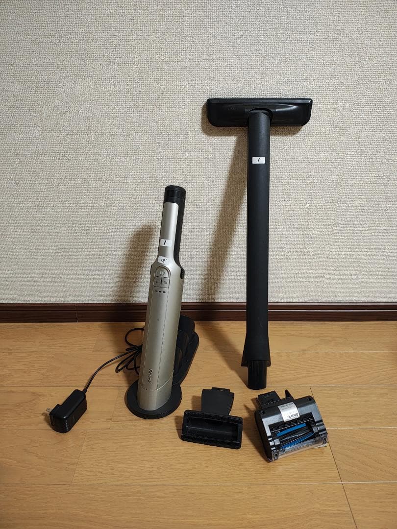 シャーク★ハンディクリーナー★WV406JGG★バッテリー新品と大差なし