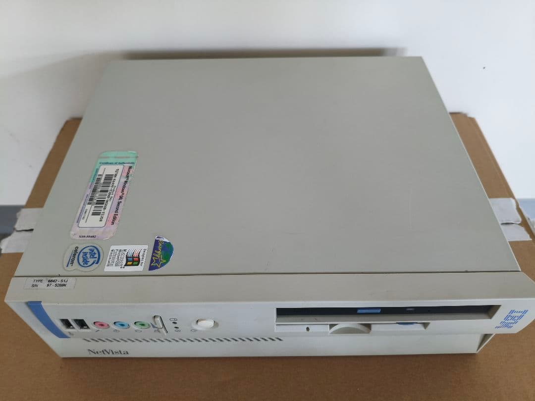 Windowsデスクトップ NetVista A40 6842-S1J win98 SE