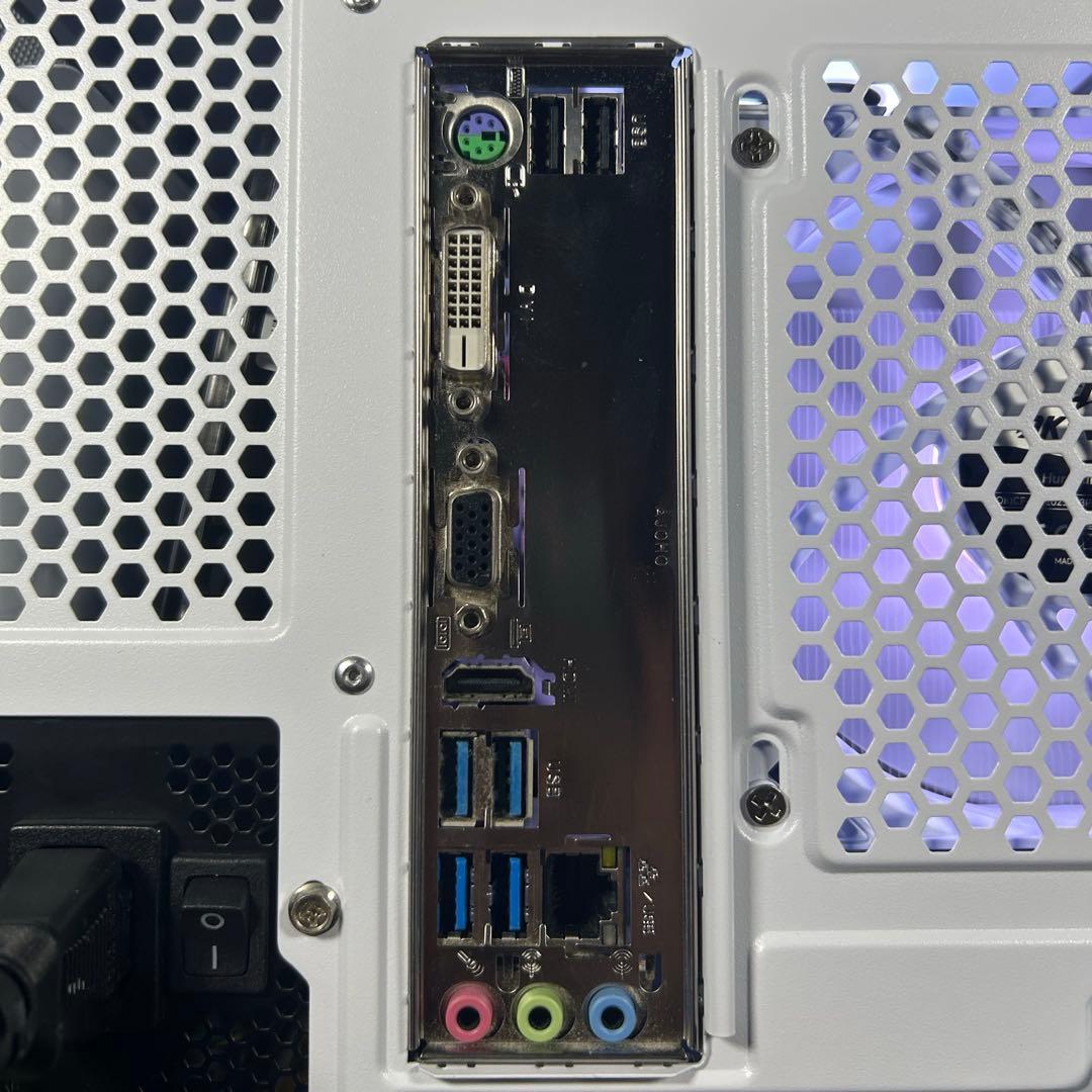 高性能 白 ゲーミングPC RTX3060ti Windows11 ワイルズ快適