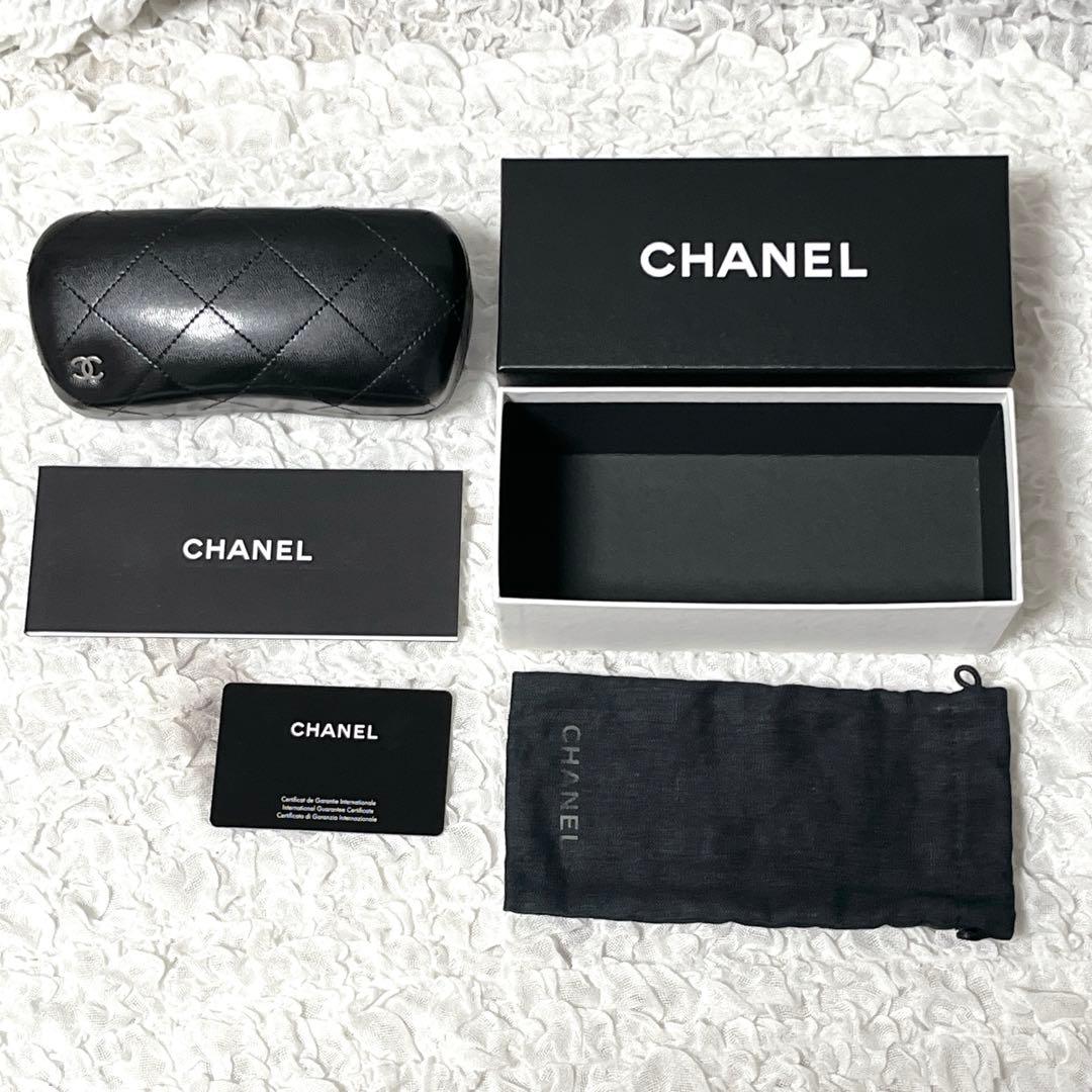 未使用品✨CHANEL ブラック サングラス ケース付き