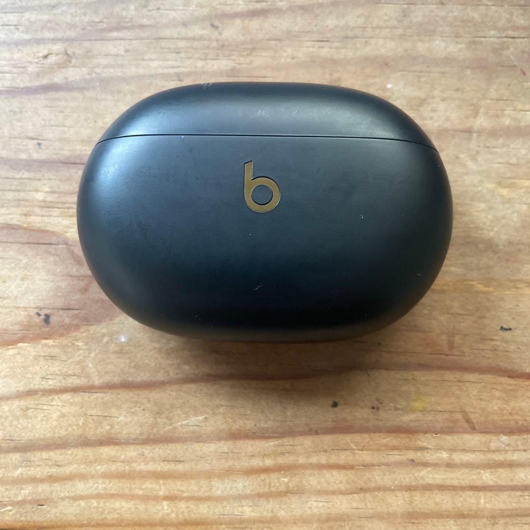 Beats Studio Buds + 黒/金