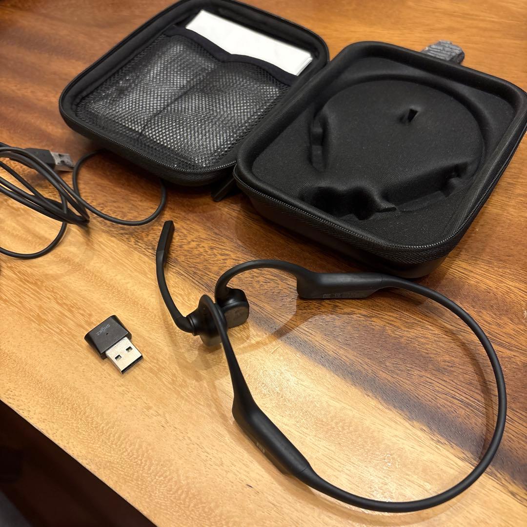 Shokz OpenComm UC 骨伝導イヤホン ワイヤレス　マイク