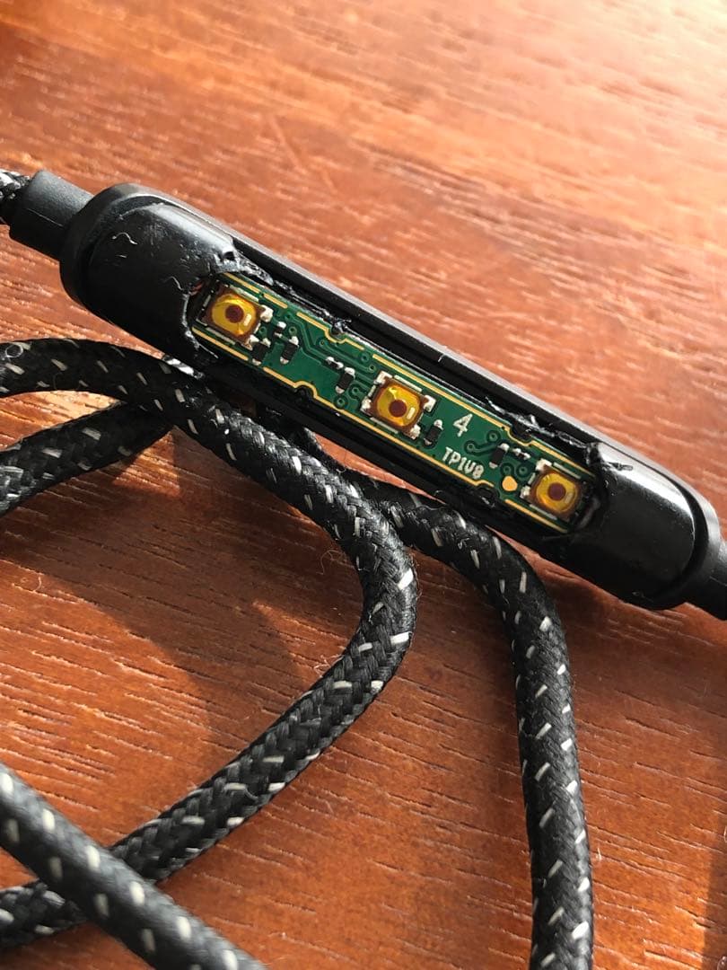 【訳あり】B&O Play BeoPlay H5 ワイヤレスイヤホン マイク付き