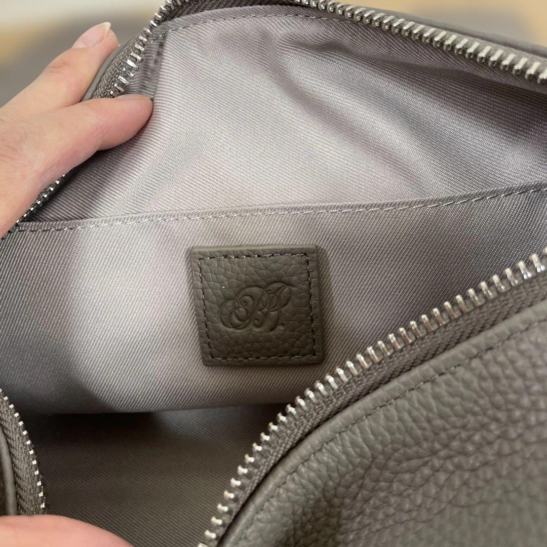 【3日間限定値下げ】BEARDSLEY ビアズリー レザーボディバッグ