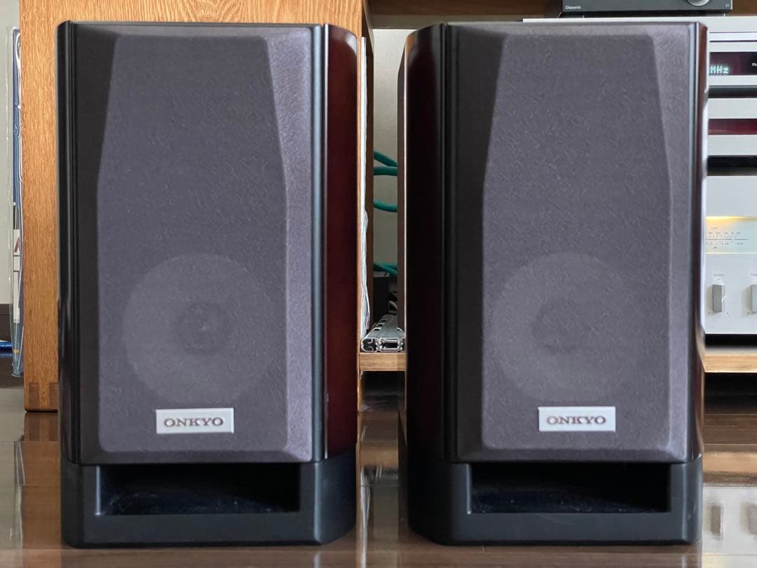 ONKYO スピーカー　D-112EXT (2台1組) インシュレーター付