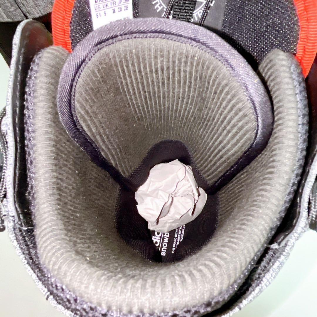 【新品・希少】スノーボードブーツ　アディダス 23.5cm