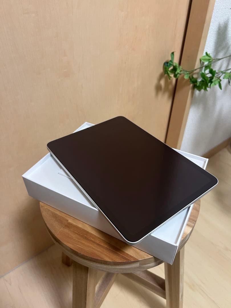 Apple iPad air 第4世代　シルバー本体　Wi-Fi 64GB