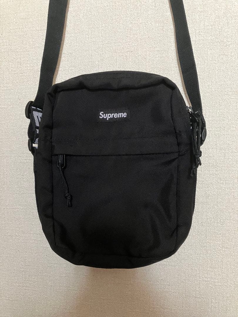 《美品》シュプリーム　supreme ショルダーバッグ　黒　正規品