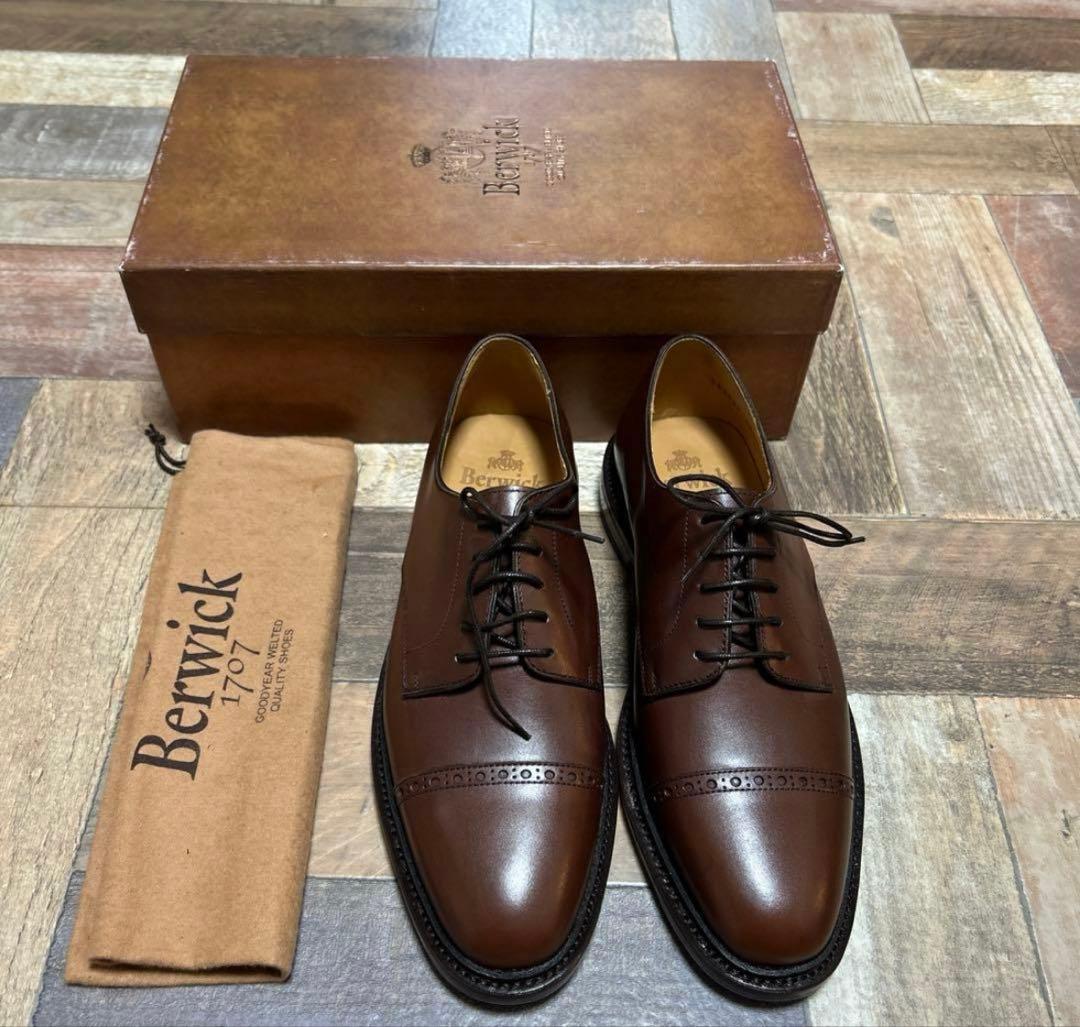 Berwick 1707 ブラウンオックスフォードシューズ