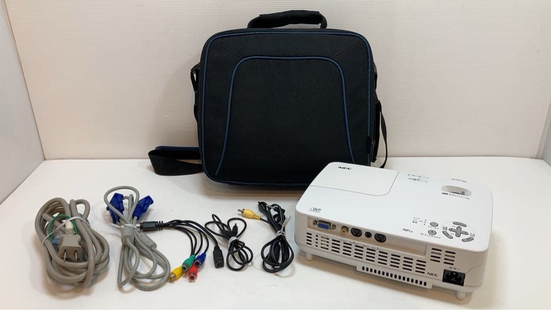 NEC プロジェクター　NP53