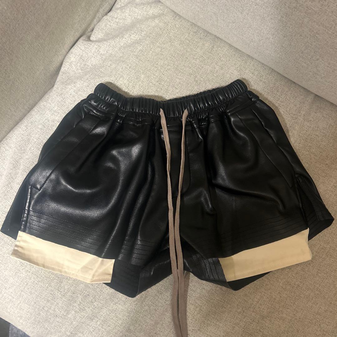 レザーショートパンツ　ブラック