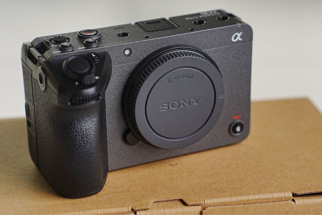 【美品】SONY FX30（ILME-FX30）ボディ／バッテリー付属ソニー