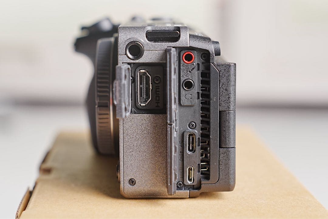 【美品】SONY FX30（ILME-FX30）ボディ／バッテリー付属ソニー