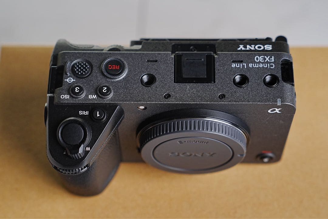 【美品】SONY FX30（ILME-FX30）ボディ／バッテリー付属ソニー
