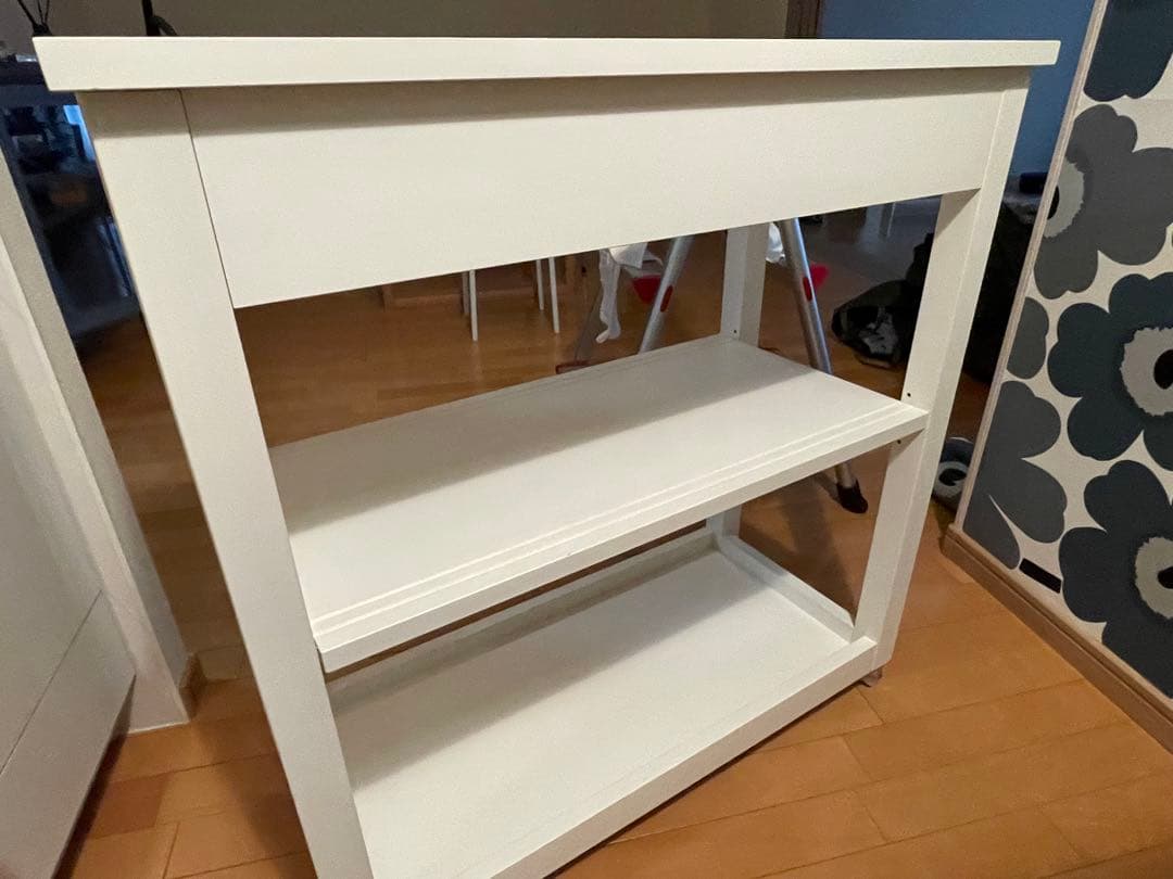 ホワイトキッチンカウンター タイルトップ