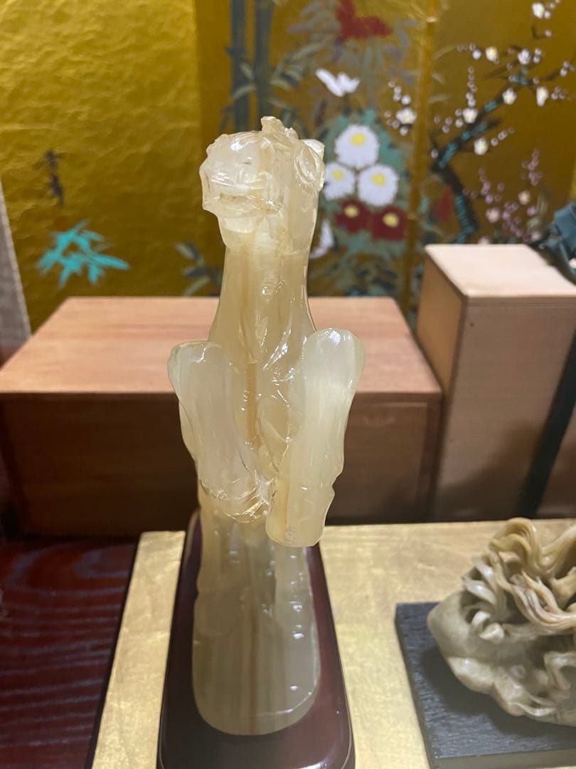 翡翠と石の馬のセット