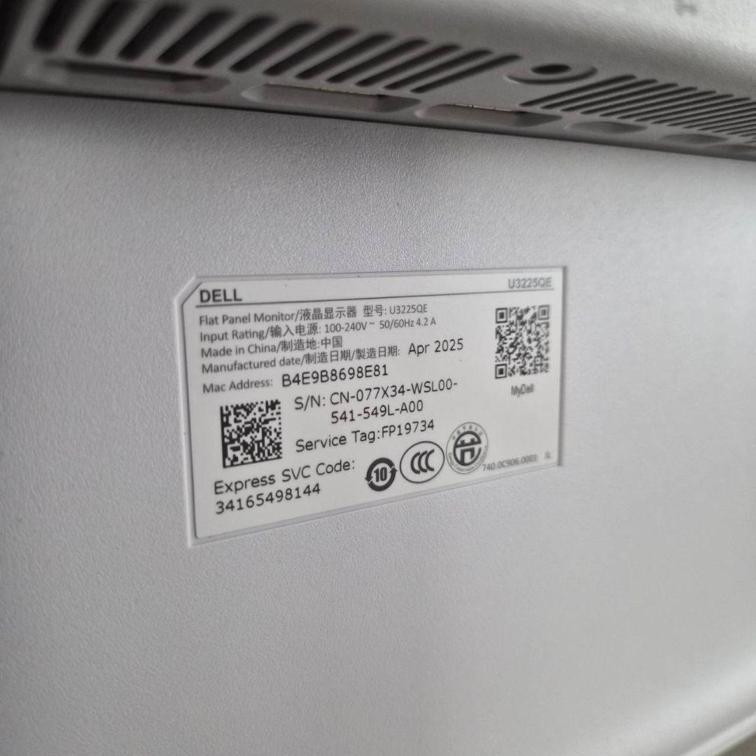 DELL 32インチ 4Kモニター U3225QE