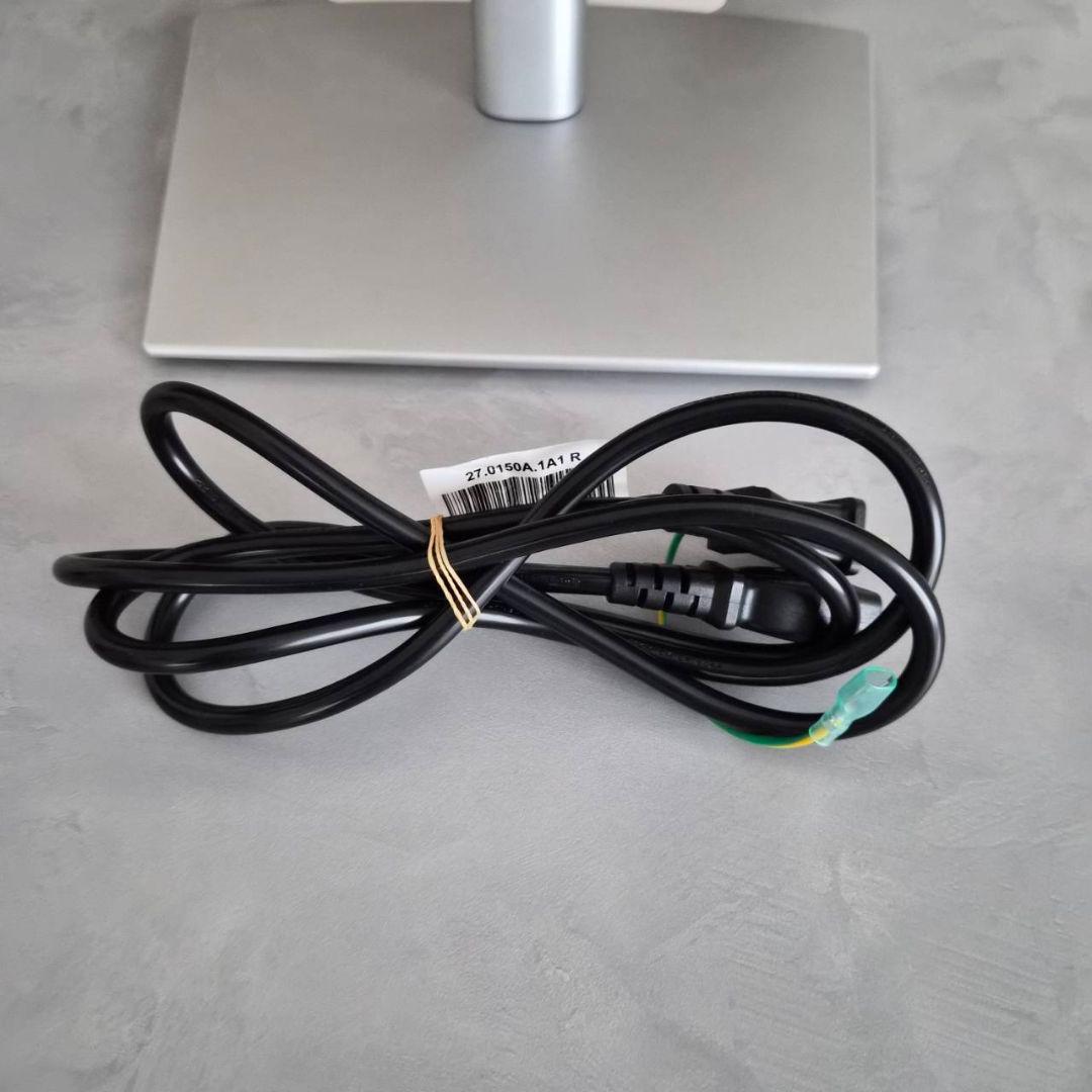 DELL 32インチ 4Kモニター U3225QE