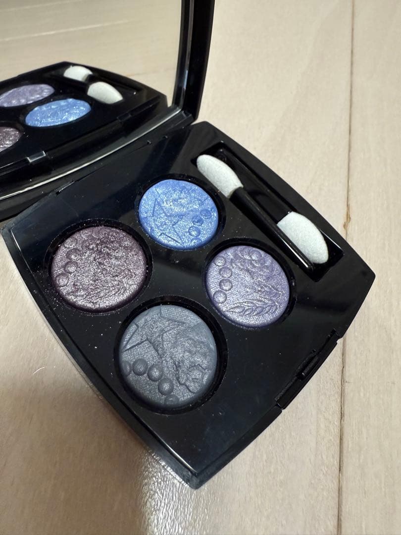 ホリデー限定 シャネル レキャトルオンブル 397 ニュイアストラル