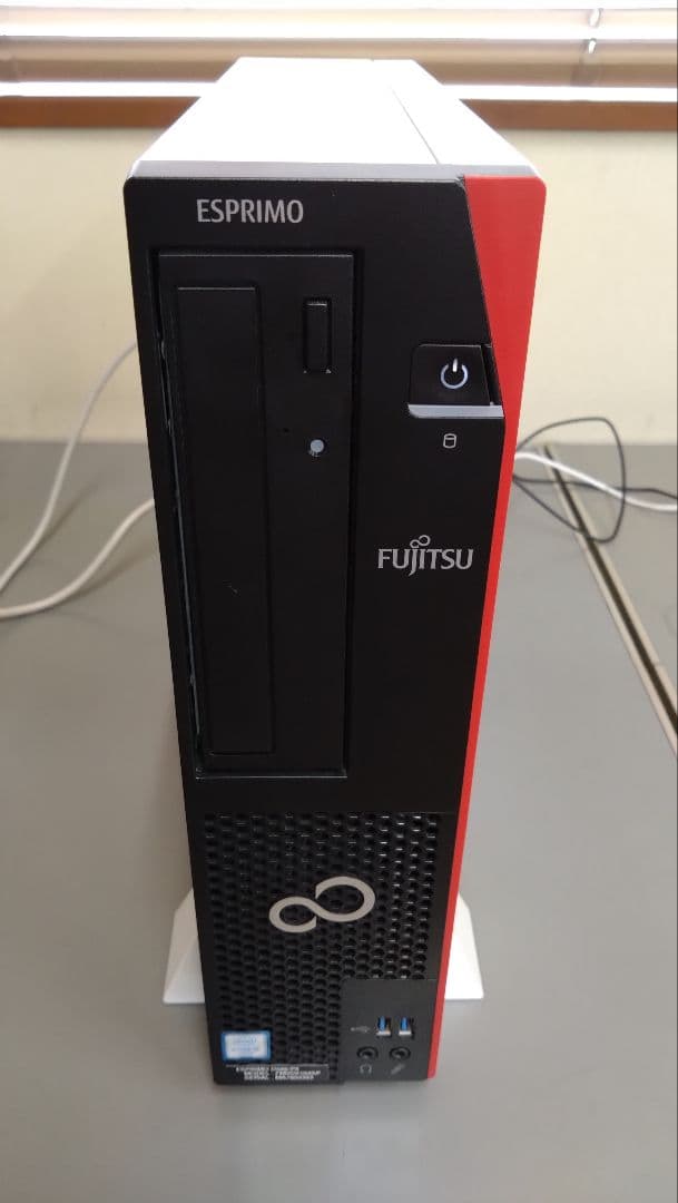 富士通 デスクトップパソコン ESPRIMO D586/PX