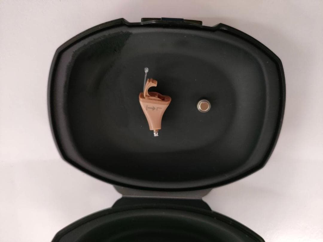 Vibe Nano8 ヴィーブナノ８補聴器 [ 左耳用]超美品(電池多)