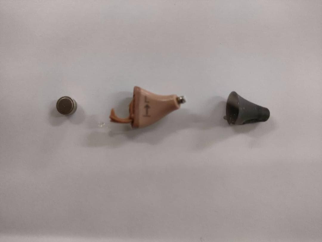 Vibe Nano8 ヴィーブナノ８補聴器 [ 左耳用]超美品(電池多)