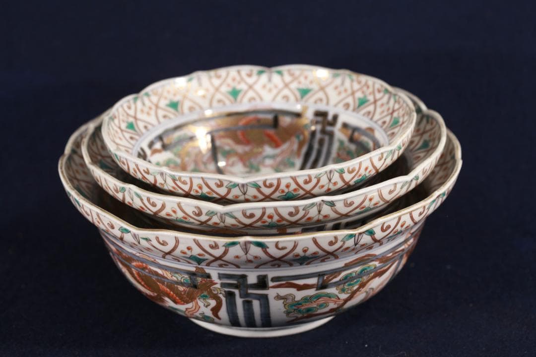 033　古伊万里　色絵３つ重丼鉢　無傷　江戸時代　箱付　年末　蔵出
