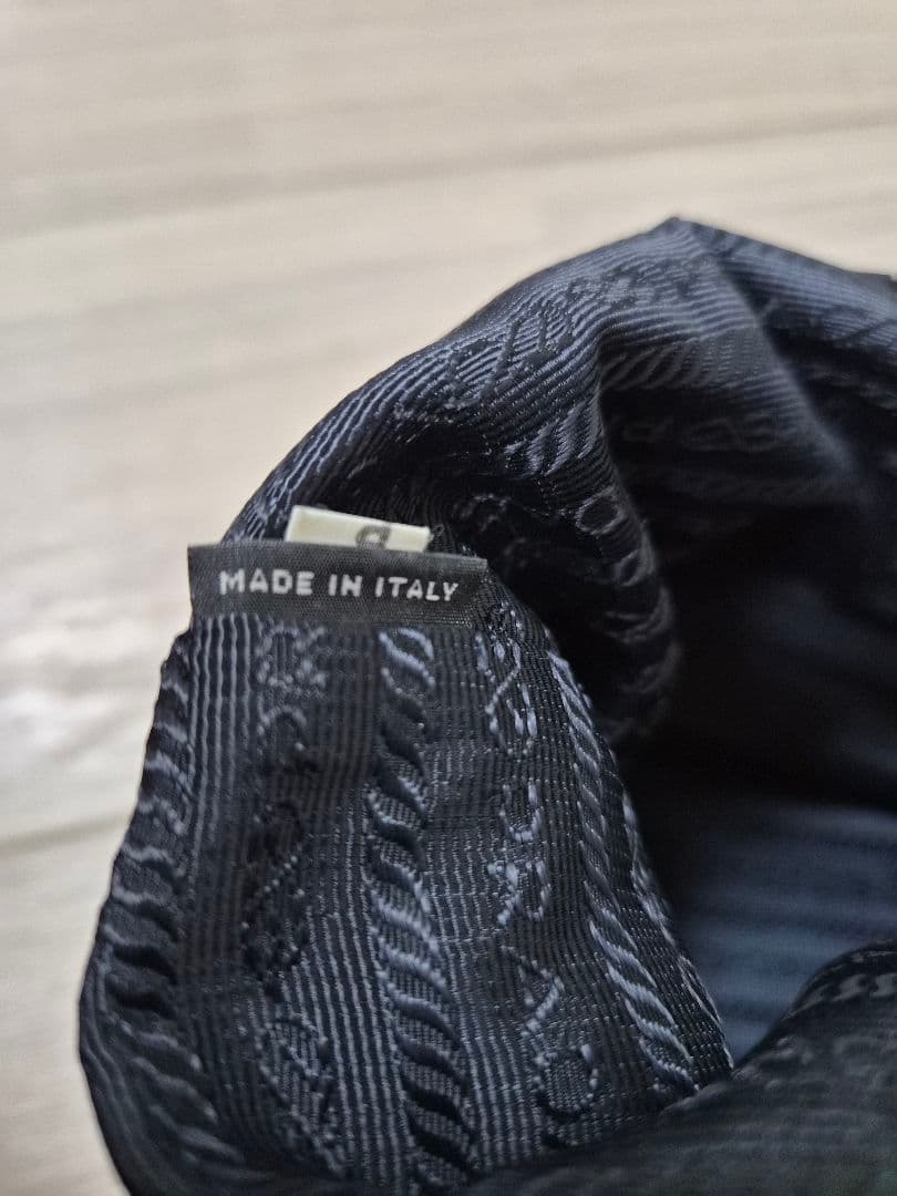 PRADA 青黒パターン 巾着型ショルダーバッグ