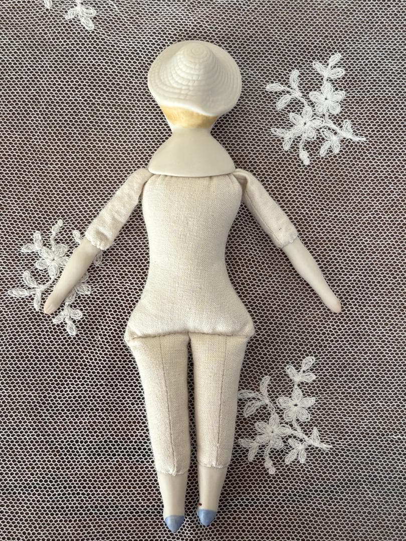 ✨期間限定✨ボネットヘッドのパリアンドール　ビスクドール　ミニョネット