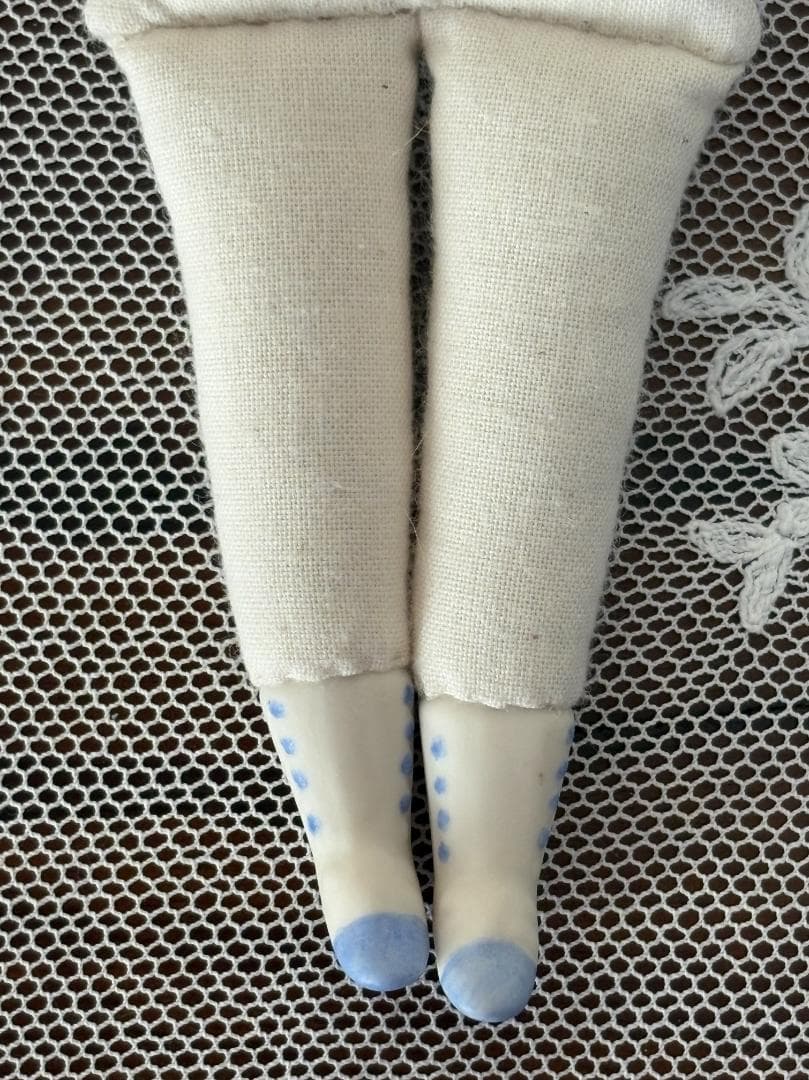 ✨期間限定✨ボネットヘッドのパリアンドール　ビスクドール　ミニョネット