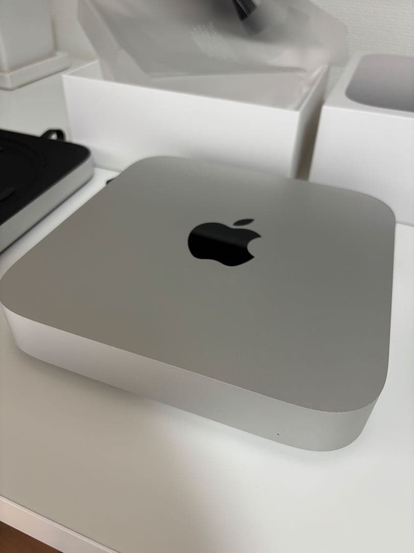 Mac mini(m2+16gb+512gb) satechiハブ付き
