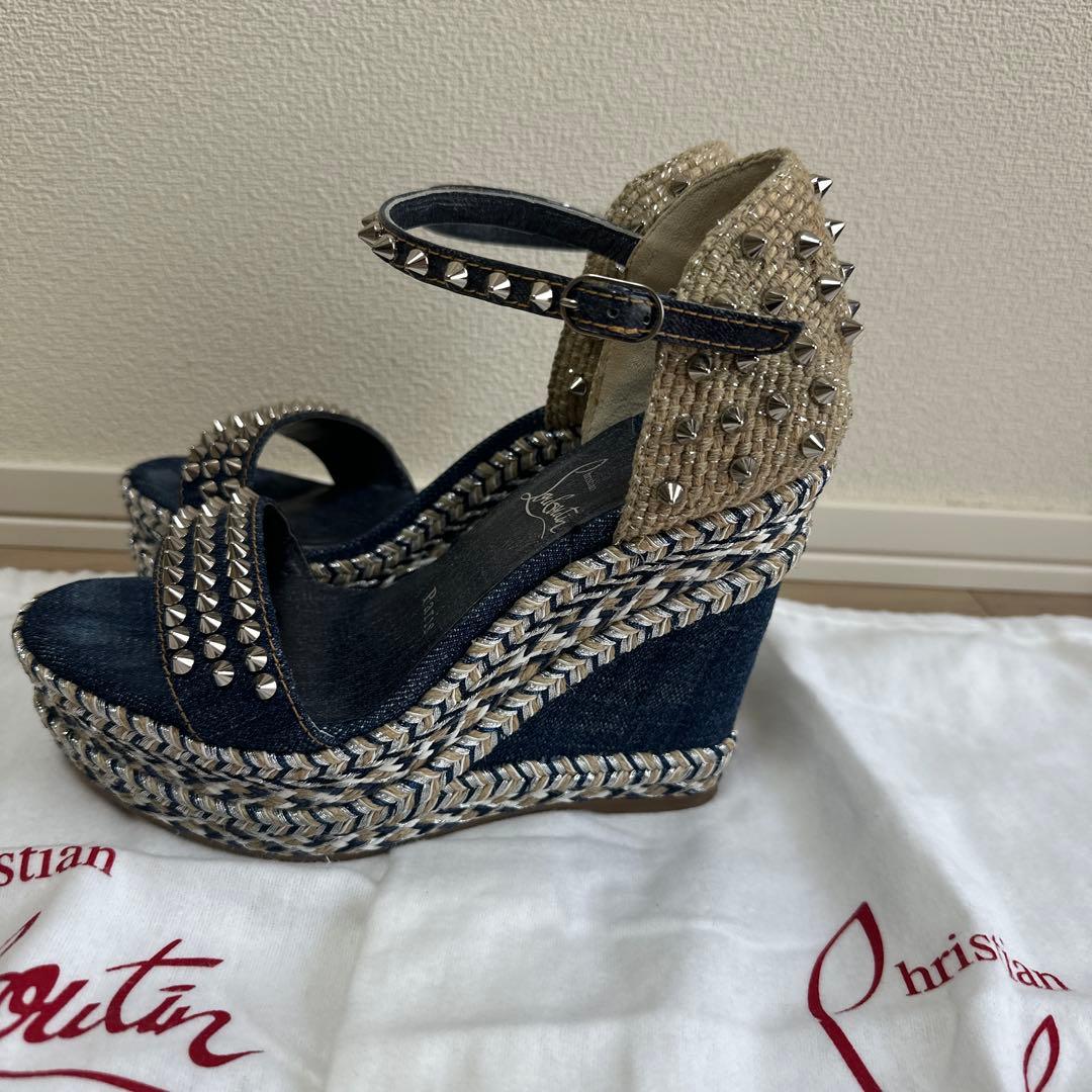 Christian Louboutin スタッズ付きサンダル