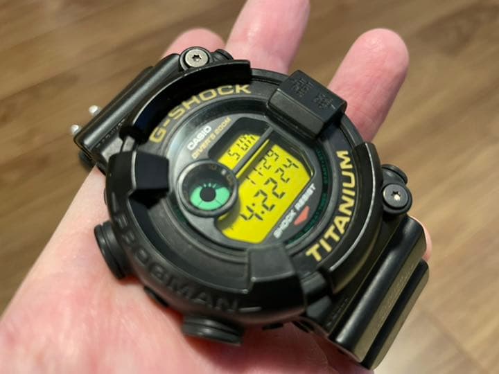 時計 CASIO G-SHOCK DW-8201NT