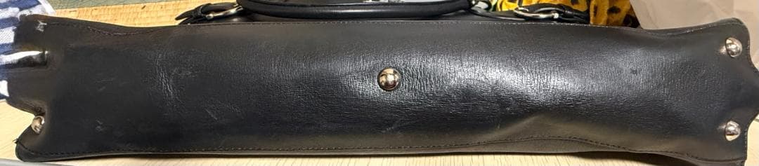 【特別セール中】 はなちゃん:フェラガモ黒 ハンドバッグ/ビジネスバック