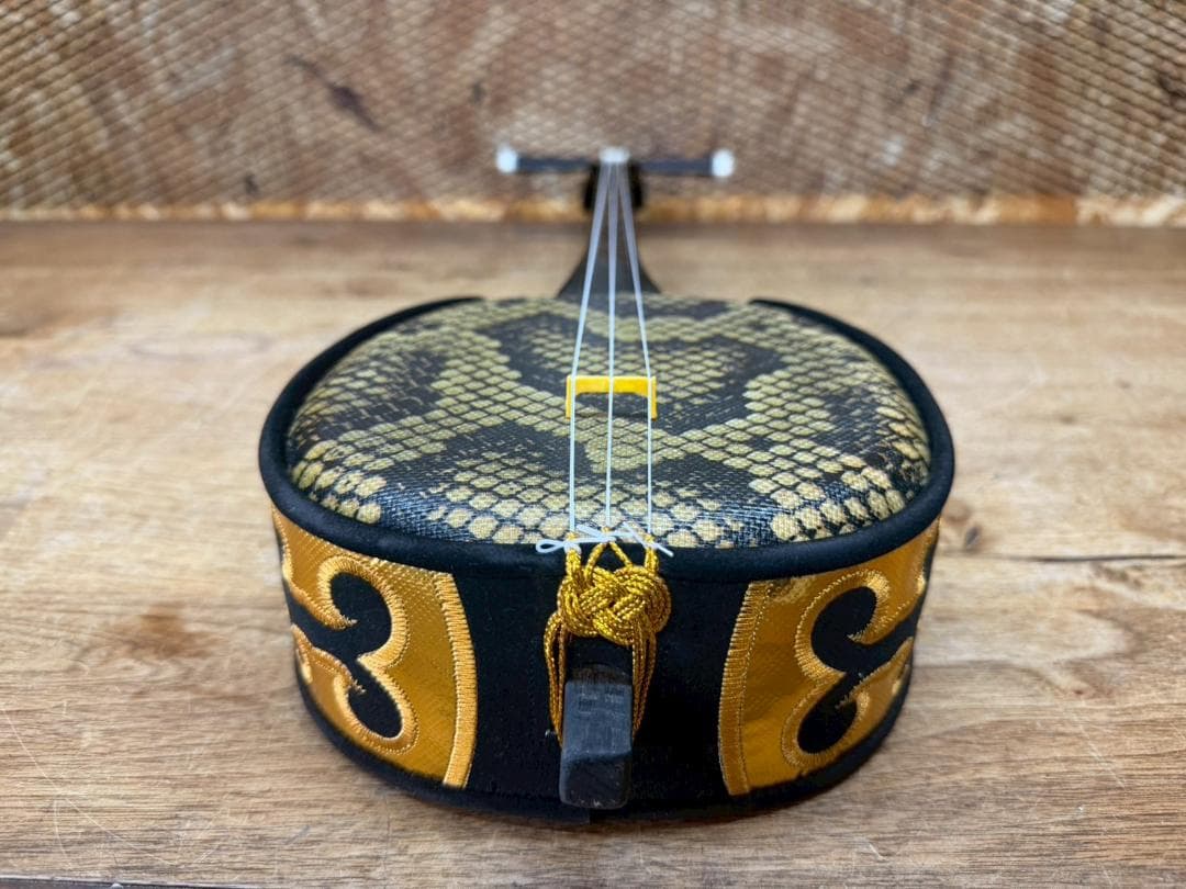 美品★沖縄三線★入門用★初心者向け★人工皮★合皮★三味線★琉球和楽器