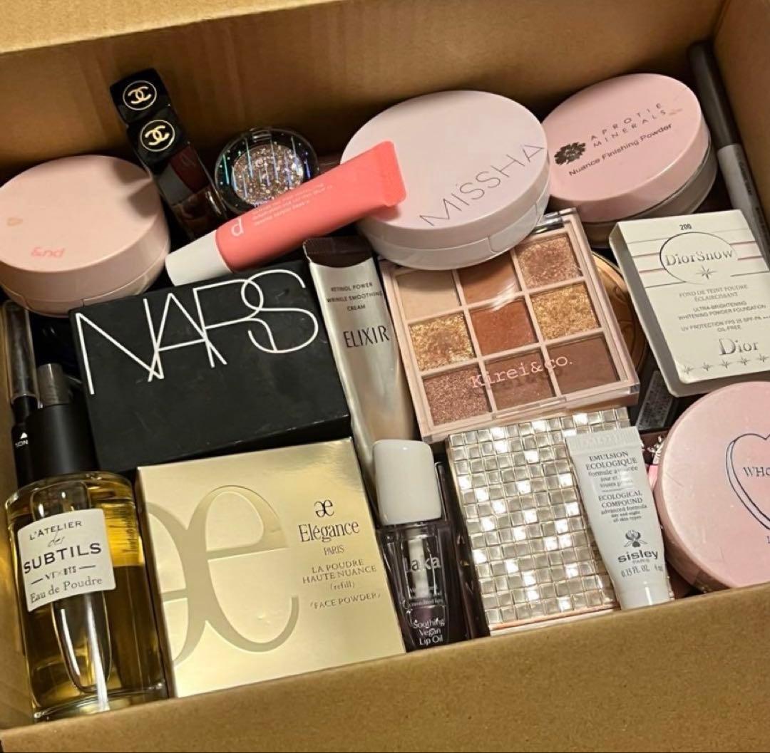 【化粧品大量まとめ売り】CHANEL NARS Dior コスメ約200点