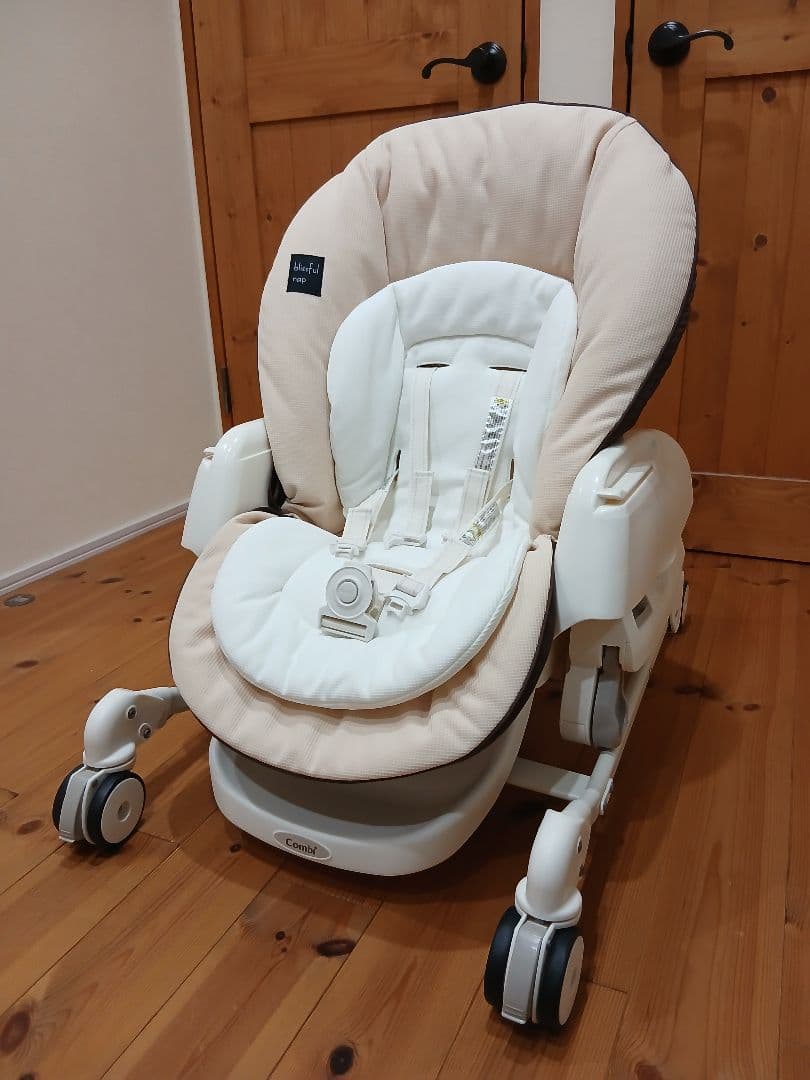美品 コンビ ネムリラ ベビーラック チェア