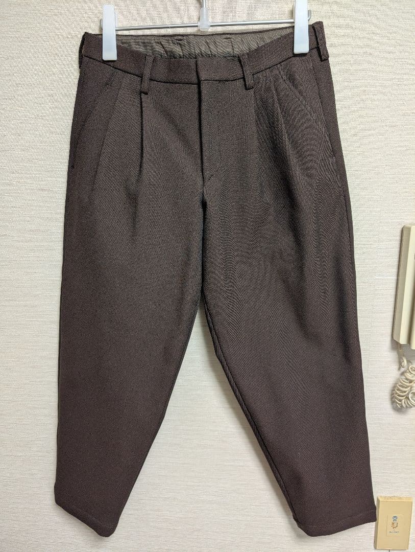 kolor 2タックテーパードパンツ ブラウン（21WCM-P08101）