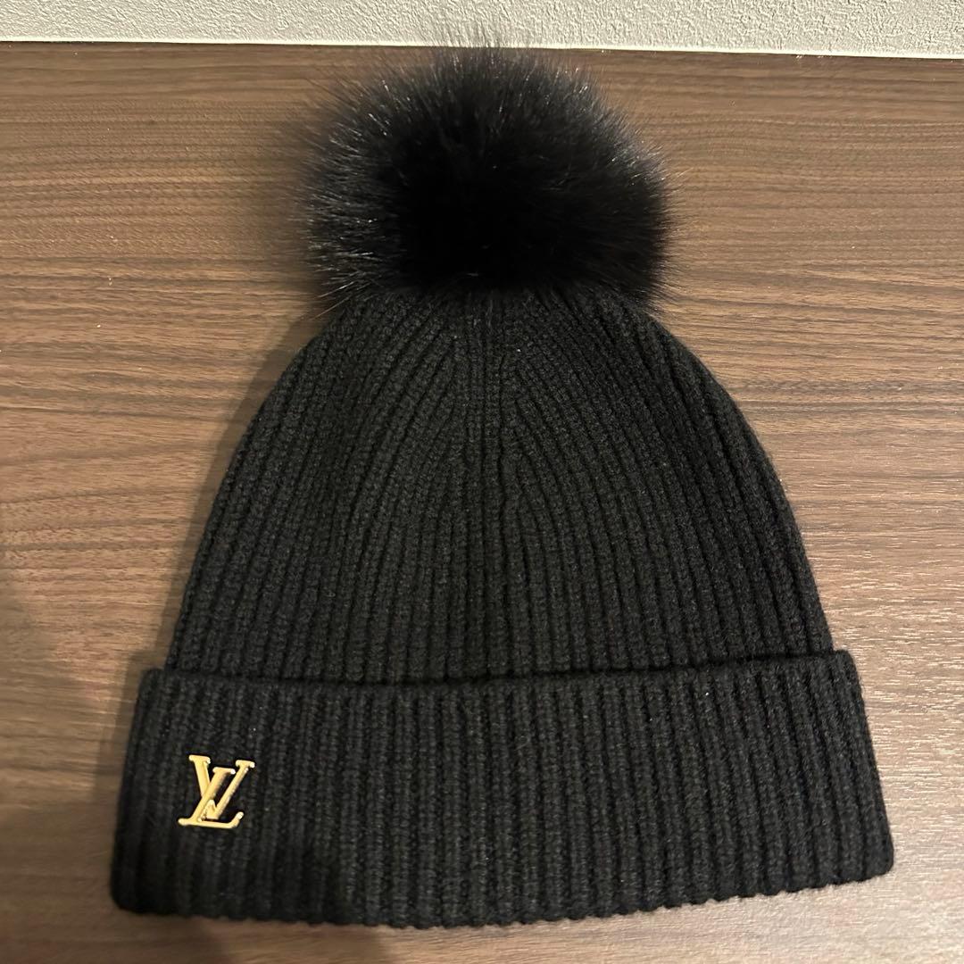 LV ブラック ニット帽 ポンポン付き