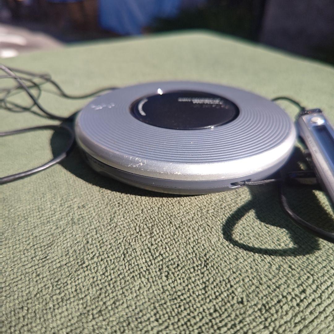 Sony ポータブルCD　TV AM FMラジオ プレーヤー D-FJ787