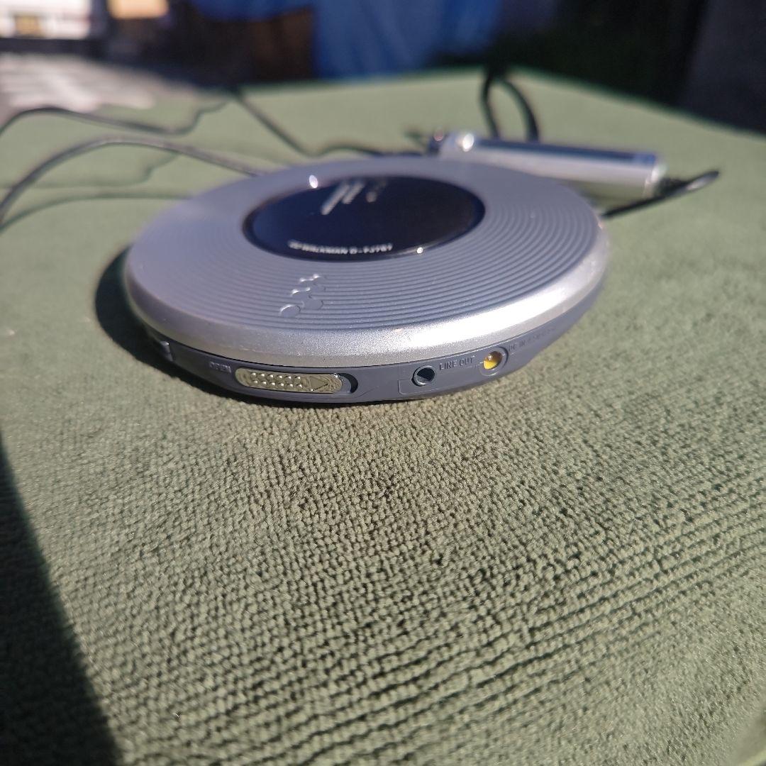Sony ポータブルCD　TV AM FMラジオ プレーヤー D-FJ787