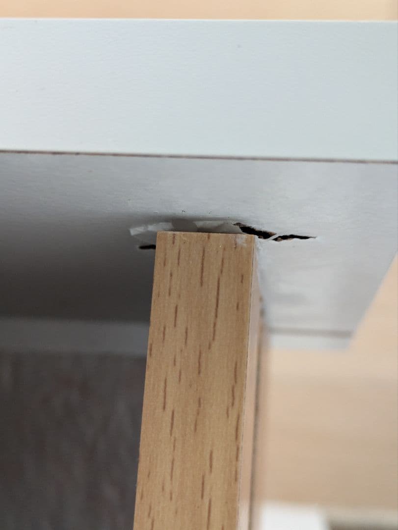 子ども用ホワイトとナチュラルウッドの衣類収納チェスト