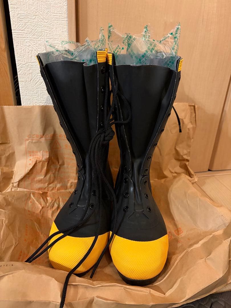 シバタ工業株式会社　防火防寒静電安全長靴　新品　編み上げ型安全長靴