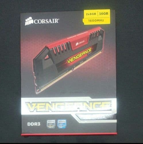未開封品CORSAIR VENGEANCEメモリddr3 8gb×2 16gb