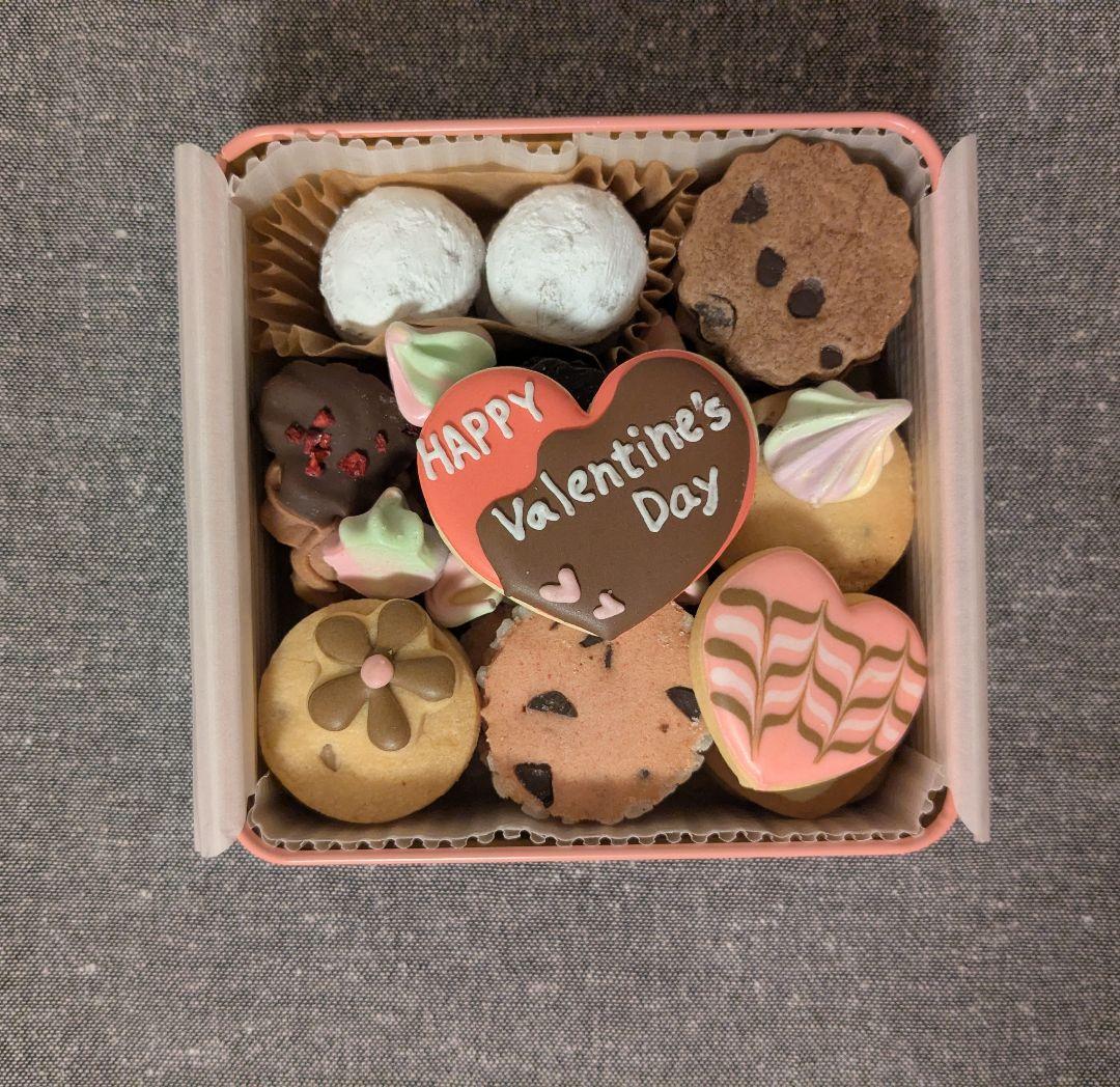 予約販売　バレンタインクッキー缶