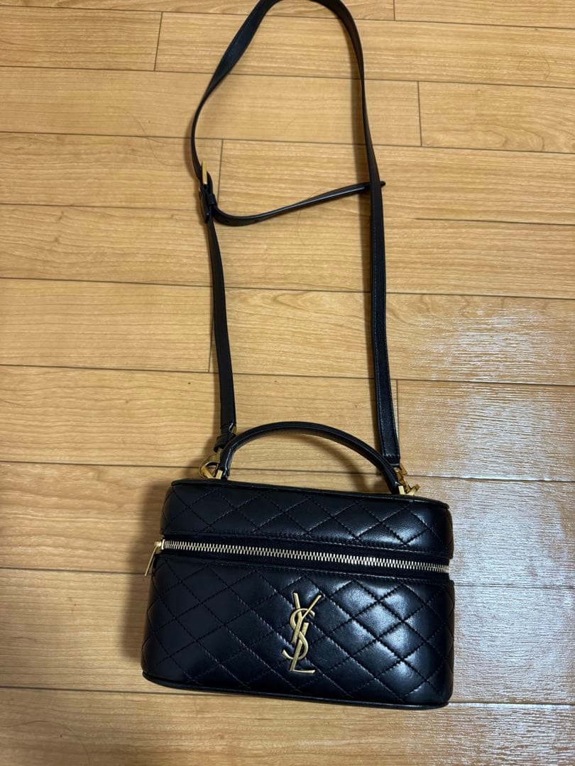 YSL ブラックレザーショルダーバッグ